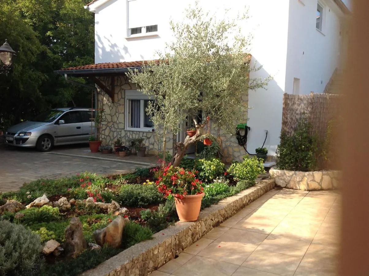 Olive Garden Apartments Krk Brzac